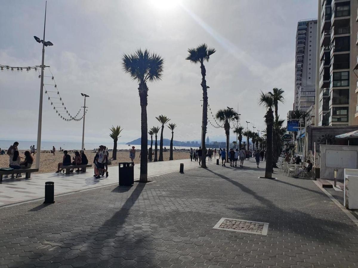 First Line Apartment With 3 Bedrooms And Seaviews Benidorm Exterior foto